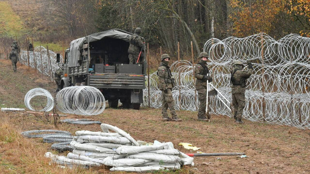 Польша начала строить укрепления на границе с Россией.