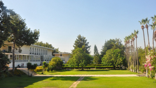 La vue du campus de l'université Rafik Hariri au Liban. 