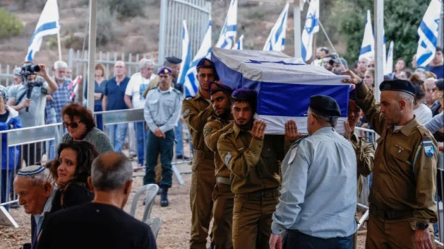 Funérailles d'un soldat d'occupation israélien tué par la résistance palestinienne.