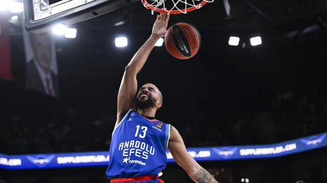 Anadolu Efes oyuncusu Darius Thompson (13)