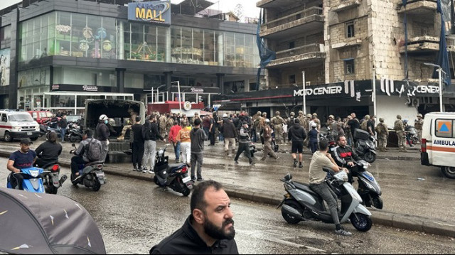 Des inondations massives à Beyrouth dues aux pluies torrentielles, perturbant les routes et fermant l'accès à l'aéroport au Liban, le 11 novembre 2024.