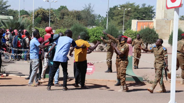 Les autorités du Burkina Faso ont levé le 11 novembre 2024 le couvre-feu en vigueur depuis 2019 dans la région de l'Est pour faciliter la lutte contre le terrorisme. 