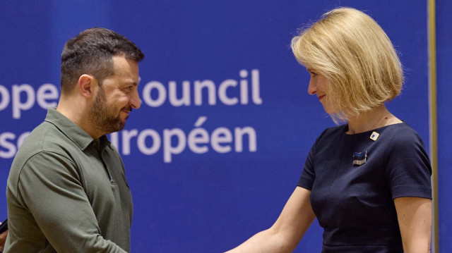 Le président ukrainien, Volodymyr Zelensky et la future cheffe de la diplomatie européenne, Kaja Kallas.