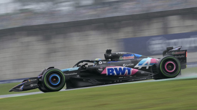 Le pilote français d'Alpine, Esteban Ocon, sur le circuit d'Interlagos, à São Paulo, Brésil, le 3 novembre 2024.  