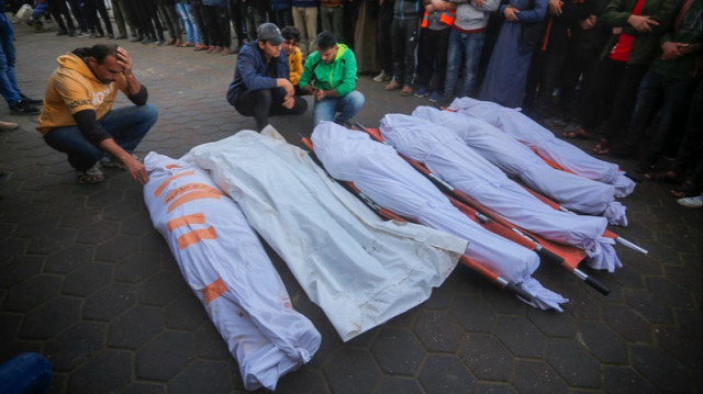 Les corps des Palestiniens tués lors d'attaque israélienne dans la Bande de Gaza, le 14 novembre 2024.