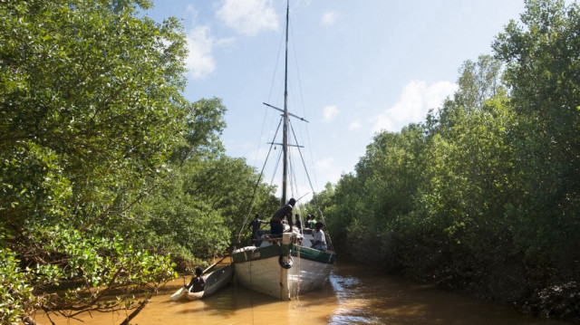 Un bateau sur le fleuve Tsiribihina, dans l'ouest de Madagascar.