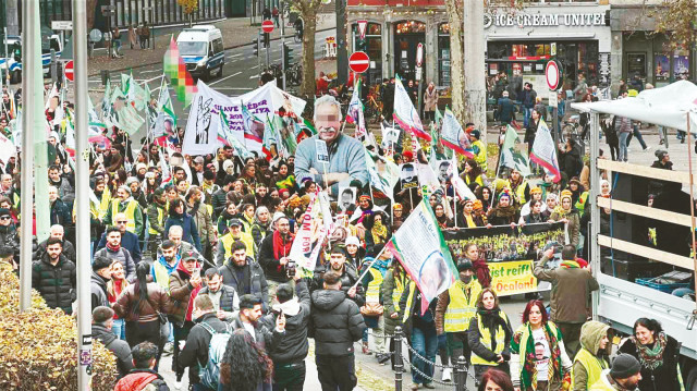 PKK mitinginde Alman polisine korumalık görevi düştü.