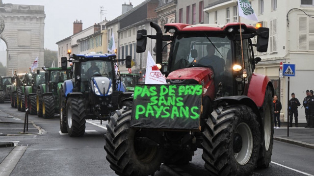 Les agriculteurs français ne veulent pas la conclusion d'un accord avec le Mercosur car ils redoutent une concurrence déloyale de produits n'étant pas soumis aux normes environnementales et sanitaires strictes en vigueur en Europe.
