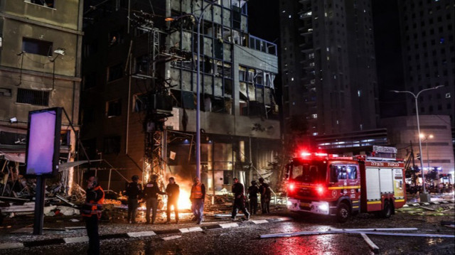 Une roquette lancée depuis le Liban a touché la région de Ramat Gan, près de Tel Aviv, le 18 novembre 2024. 