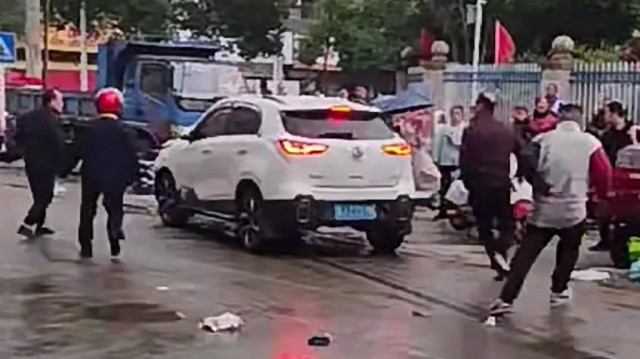 Une voiture s'est écrasée devant l'école primaire Yong'an à Changde, dans la province du Hunan (Chine centrale), dans laquelle "plusieurs élèves ont été blessés", selon les médias d'État,  le 19 novembre 2024.