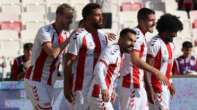 Trendyol Süper Lig 11. haftasında Sivasspor evinde Çaykur Rizespor’u 2-1 mağlup etti.