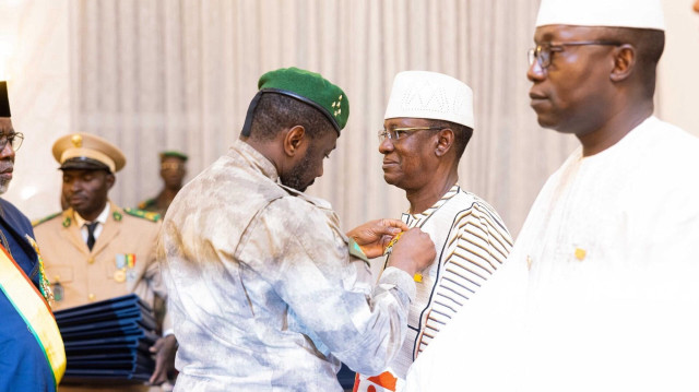 Le Président de la transition militaire au Mali, le Général Assimi Goïta et le Premier ministre civil, Choguel Kokalla Maïga.