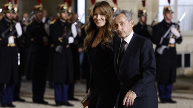 L'ancien président français Nicolas Sarkozy et son épouse Carla Bruni-Sarkozy.