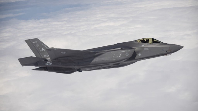  Après la Pologne, la Finlande et l'Allemagne ces dernières années, la Roumanie "devient le 20e membre de l'alliance mondiale F-35".
