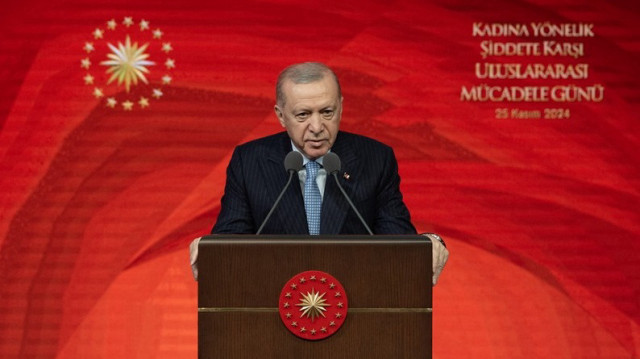 Le Président turc, Recep Tayyip Erdogan s'exprime lors du programme de la "Journée internationale pour l'élimination de la violence à l'égard des femmes" au Centre national des congrès et de la culture de Bestepe à Ankara en Turkiye, le 25 novembre 2024.