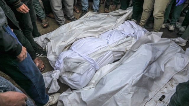 Les corps des palestiniens tués lors d'une attaque israélienne à Khan Younès dans la Bande de Gaza.