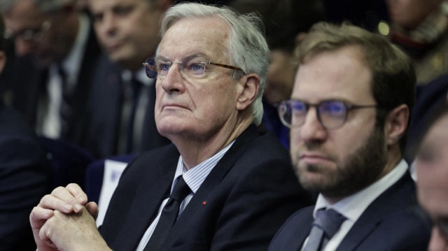 Le Premier ministre de France, Michel Barnier (G) et le ministre français de l'Économie et des Finances, Antoine Armand.