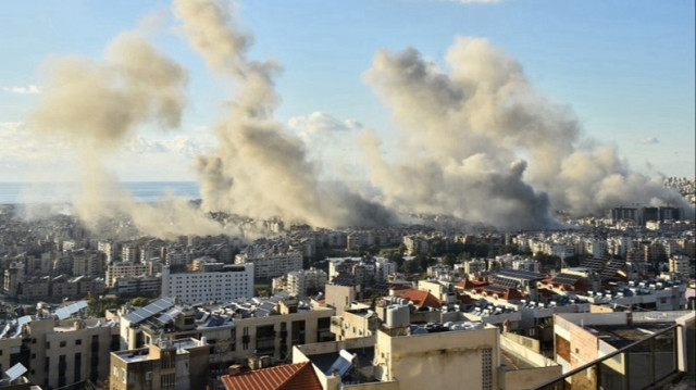 La fumée s'élève dans le sud du Liban après une frappe aérienne israélienne.