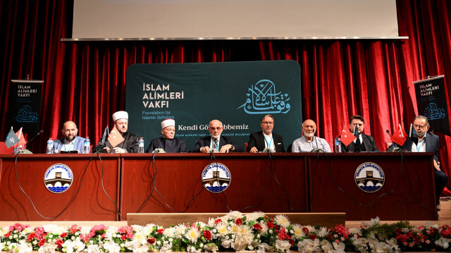 İslam Alimleri Vakfınca Balkan Kongre Merkezi'nde düzenlenen "Balkan Alimleri Buluşması" sona erdi.