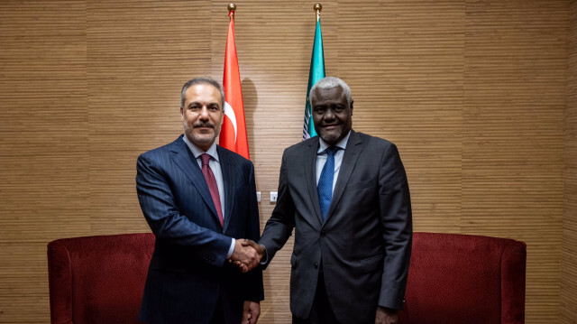 Dışişleri Bakanı Hakan Fidan, Türkiye-Afrika Ortaklığı Üçüncü Bakanlar Gözden Geçirme Konferansı'na katılmak için gittiği Cibuti'deki temaslarını sürdürüyor. 