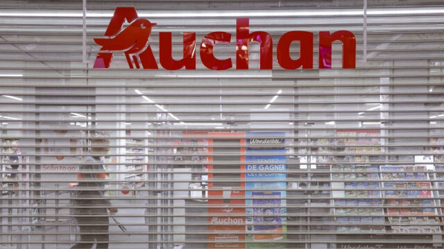 Le distributeur Auchan, après plusieurs années difficiles, prévoit de supprimer 2.389 emplois en France sur 53.000 dans le pays, via notamment la fermeture d'une dizaine de magasins.
