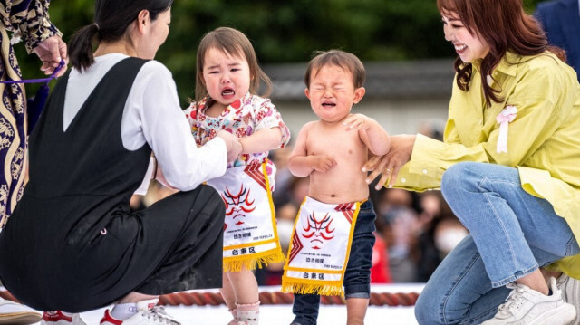 Le Japon fait face à des défis démographiques accrus, avec une population vieillissante et un faible taux de natalité.