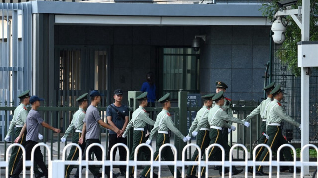 Des policiers paramilitaires chinois.