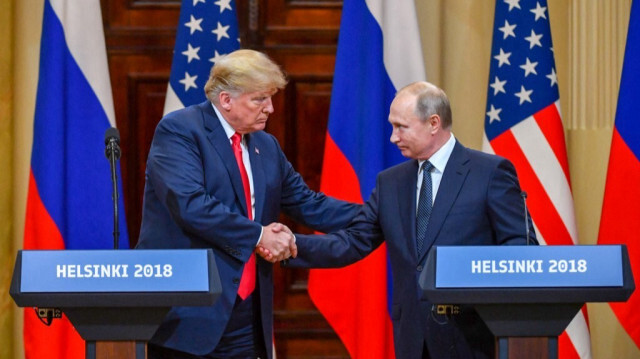 Le nouveau président des États-Unis, Donald Trump et son homologue russe Vladimir Poutine lors d'une conférence de presse conjointe après une réunion au palais présidentiel d'Helsinki, le 16 juillet 2018. 