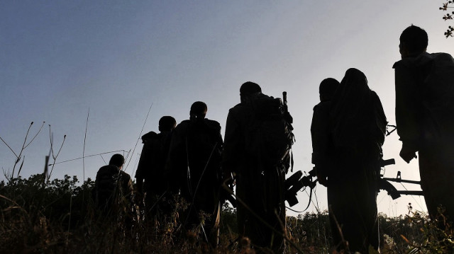 Suriye'de rejim karşıtlarının bölgeden temizlediği PKK/YPG'li teröristlerin İsrail'den yardım istediği öğrenildi. (Foto: Arşiv)