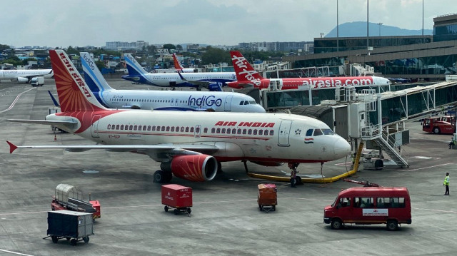 Un avion d'Air India dans un terminal de l'aéroport de Mumba.