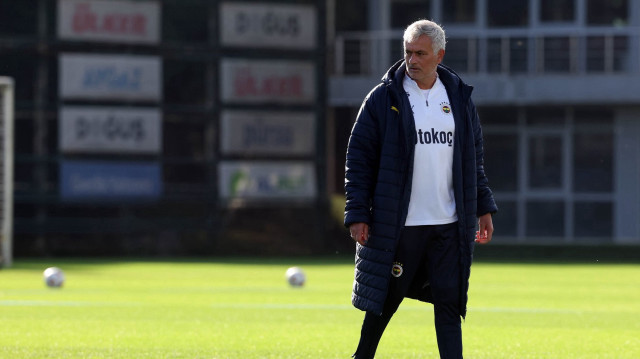 Sarı-lacivertliler Mourinho yönetiminde çalışmalarını sürdürüyor. 