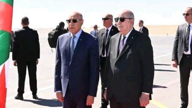 Le président algérien Abdoul Madjid Tebboune et son homologue mauritanien, Algazouanie.