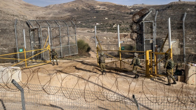 L'armée d'occupation intensifie ses effectifs au sol tandis que les mouvements militaires se poursuivent sur le plateau du Golan en Israël, le 09 décembre 2024.