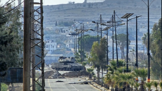 Des chars israéliens ont pénétré dans la ville de Quneitra, en Syrie, suite à la chute du régime Baas, le 10 décembre 2024.