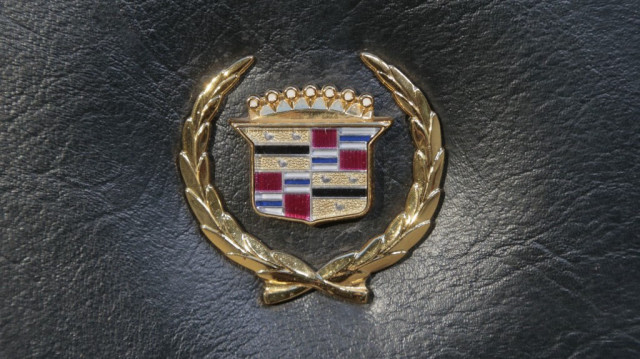 Logo Cadillac au Grand Palais, à Paris, le 3 février 2016.