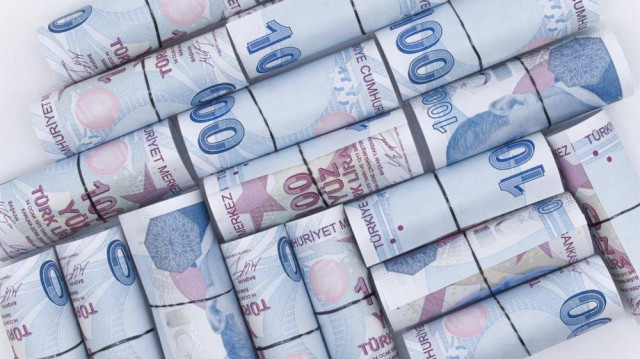 Üniversite mezunlarına 1 milyon lira, işletme sahibi girişimcilere de faizsiz 1.5 milyon lira krediler verilemeye başlandı.