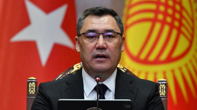 Le président kirghize Sadyr Japarov donne une conférence de presse à l'issue d'une réunion avec son homologue turc à la résidence d'État Yntymak Ordo à Bichkek, le 5 novembre 2024.