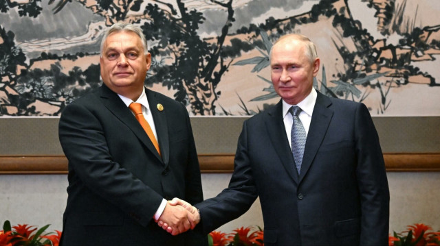 Le Premier ministre de Hongrie, Victor Orban et le président russe, Vladimir Poutine.