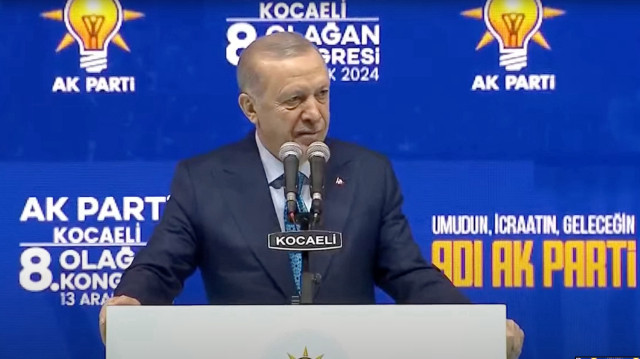 Cumhurbaşkanı Erdoğan, Sakarya'nın ardından Kocaeli'de AK Parti'nin kongresine katıldı.