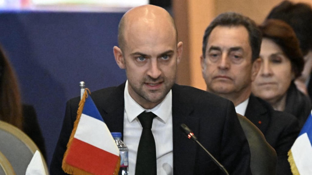 Le ministre français de l'Europe et des Affaires étrangères, Jean-Noël Barrot, s'exprime lors d'une conférence humanitaire pour Gaza au Caire, le 2 décembre 2024.