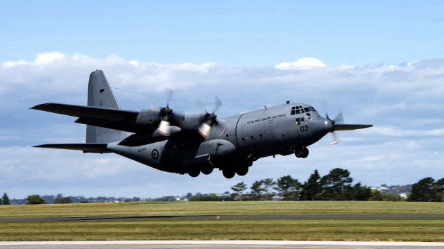 Avion de transport C-130H de la Royal New Zealand Air Force à destination du Vanuatu, le 18 septembre 2024.