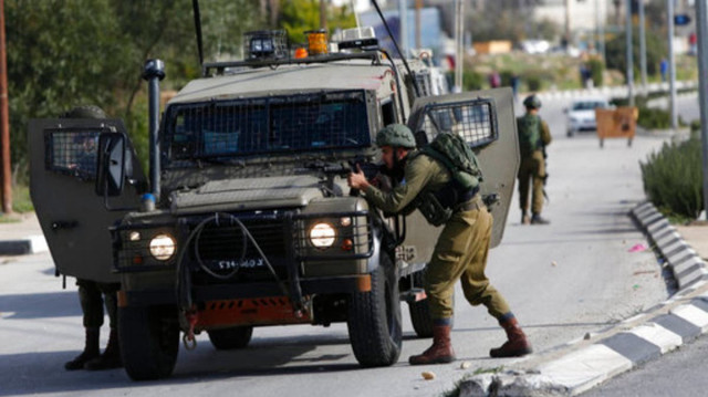 بينهم طفل وسيدة من غزة.. جيش الاحتلال يعتقل 15 فلسطينيا بالضفة