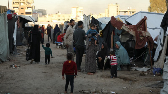Les Palestiniens vivant dans des tentes de fortune et des bâtiments en ruine dans le camp de Jabalia dans la Bande de Gaza.