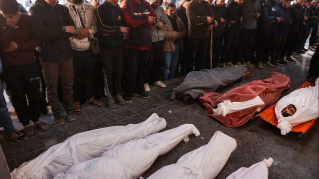 Les corps des Palestiniens tués lors d'une frappe israélienne sur Jabalia, dans le nord de la Bande de Gaza.