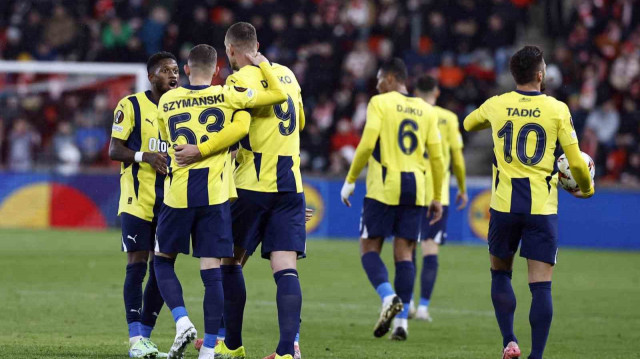 Fenerbahçe, lider Galatasaray'ın puan kaybettiği haftada hata yapmak istemiyor. 