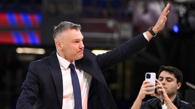 L'entraîneur de Fenerbahçe Beko, Saras Jasikevicius, lors de la 16e journée de la saison en Euroligue de basketball contre le FC Barcelone, le 17 décembre 2024.