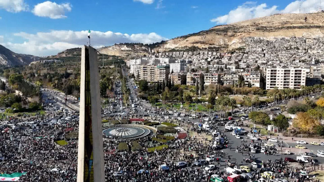 نجاح ثورة سوريا.. هل يدفع نحو تحقيق حلم دولة فلسطين؟ 
