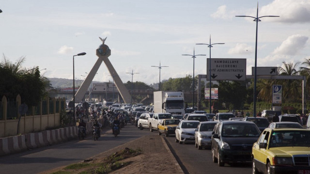 Selon le décret, 11 boulevards, 15 avenues, 5 rues, une place publique et 3 établissements publics ont été rebaptisés au Mali. 