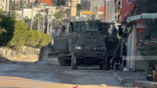 الضفة.. جيش الاحتلال يحاصر منزلا فلسطينيا شمال طولكرم