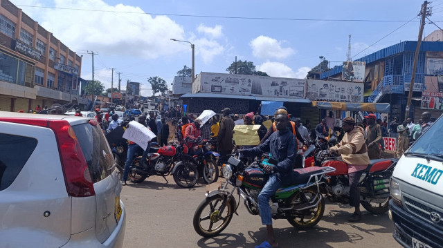 Des manifestations éclatent dans la ville d'Embu à la suite de la disparition de Billy Mwangi au Kenya. 